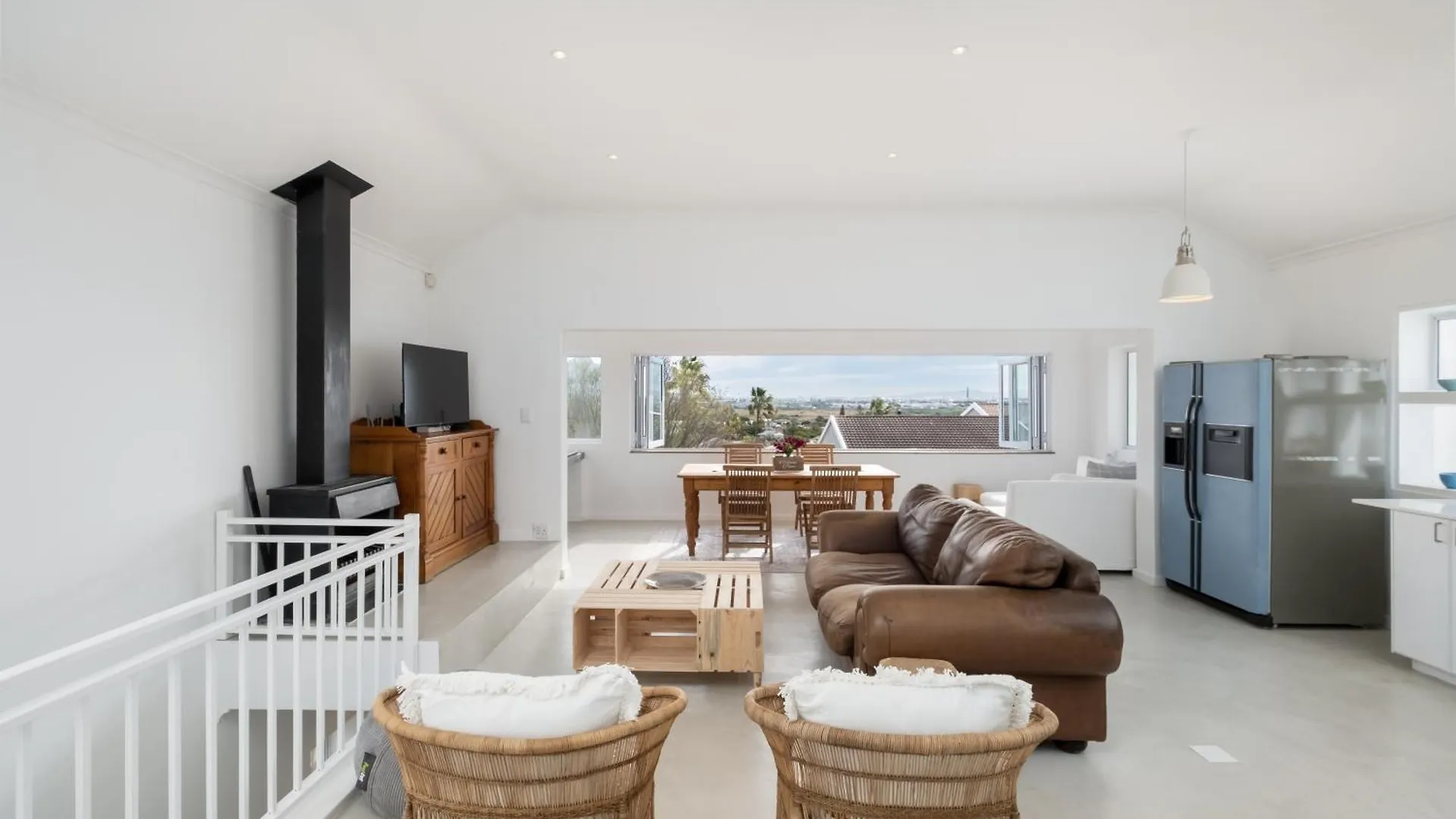 Lakeside Ocean Breeze Cape Town Holiday home